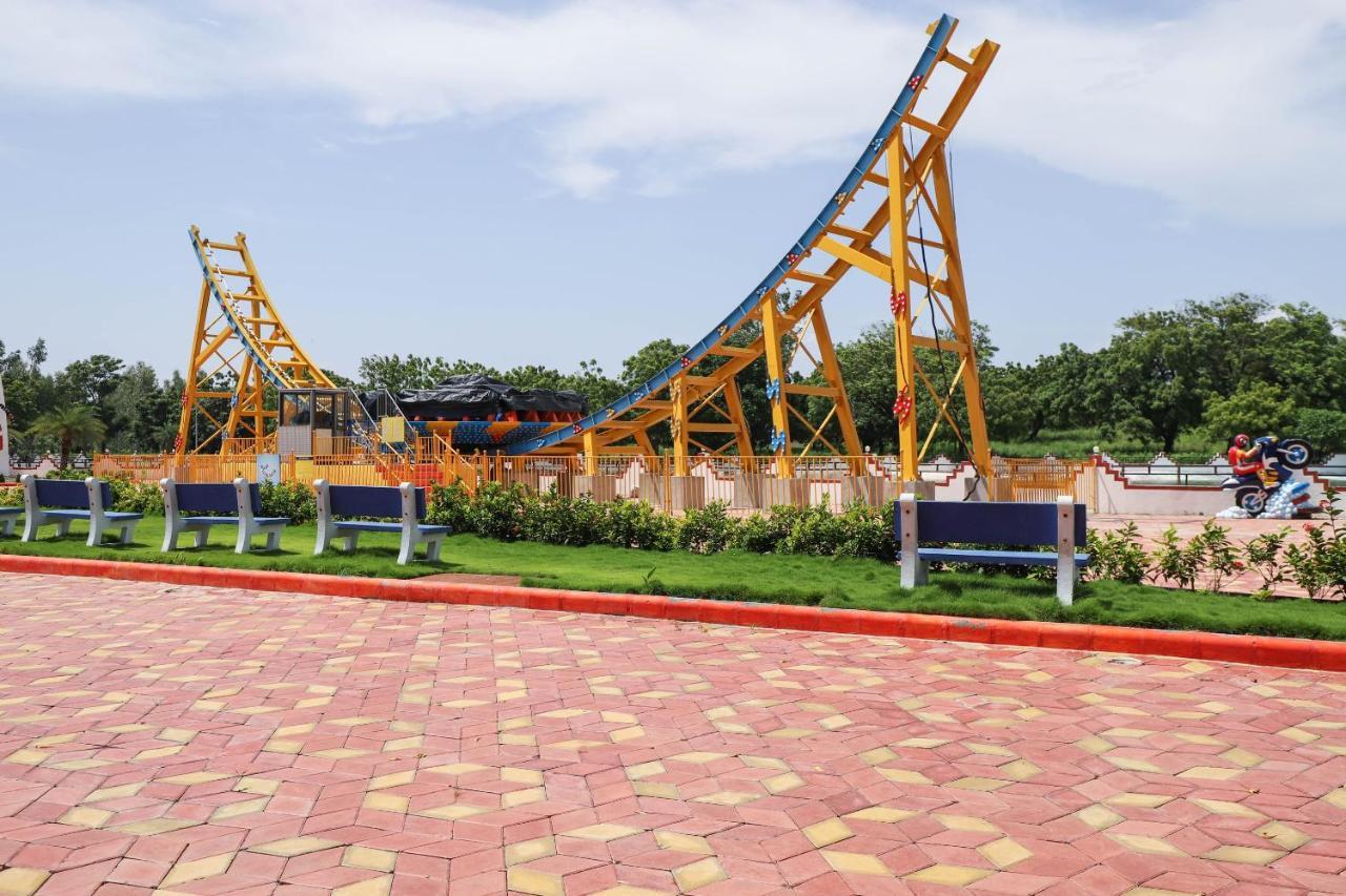 Capital O 49279 Chhab Chhaba Chhab Water Fun Park & Resort Damka Екстериор снимка